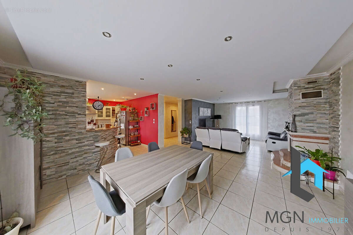 Maison à BOINVILLE-LE-GAILLARD