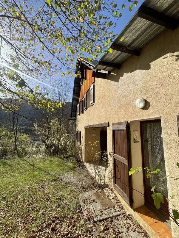 Appartement à SAINT-MARTIN-D&#039;ENTRAUNES