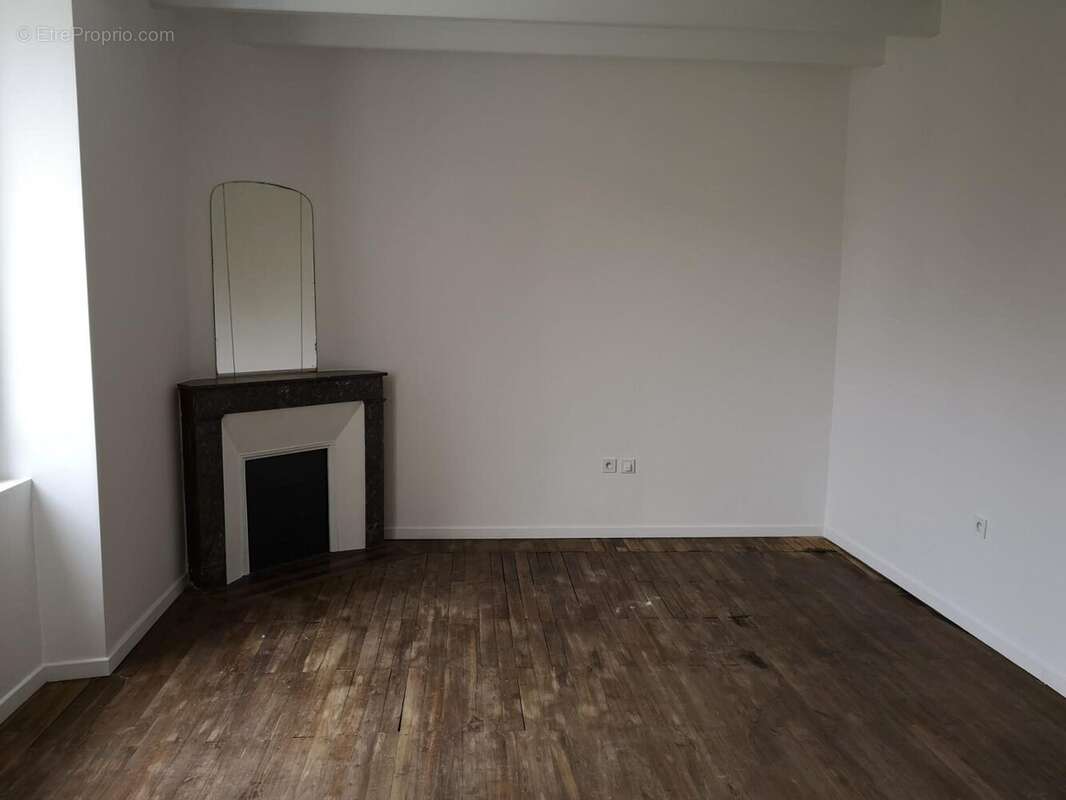 Maison à LA CHAPELLE-POUILLOUX