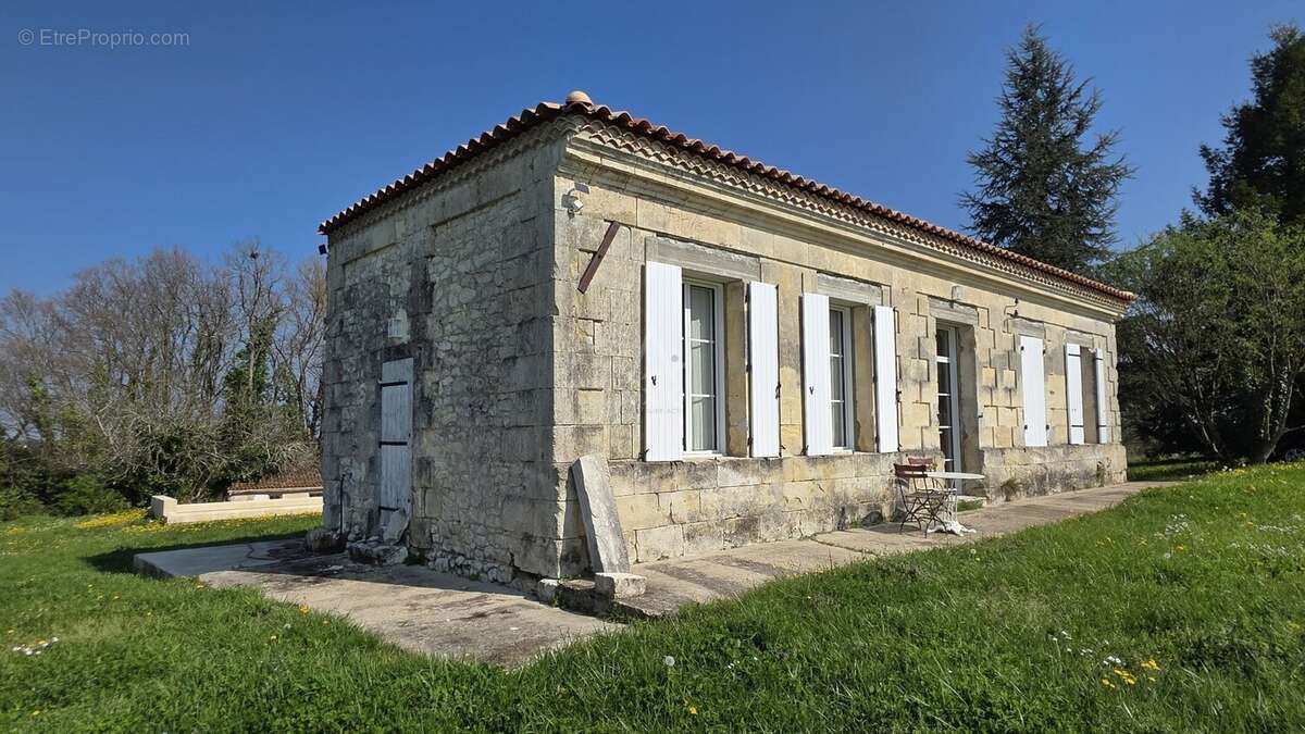 Maison à VILLEGOUGE