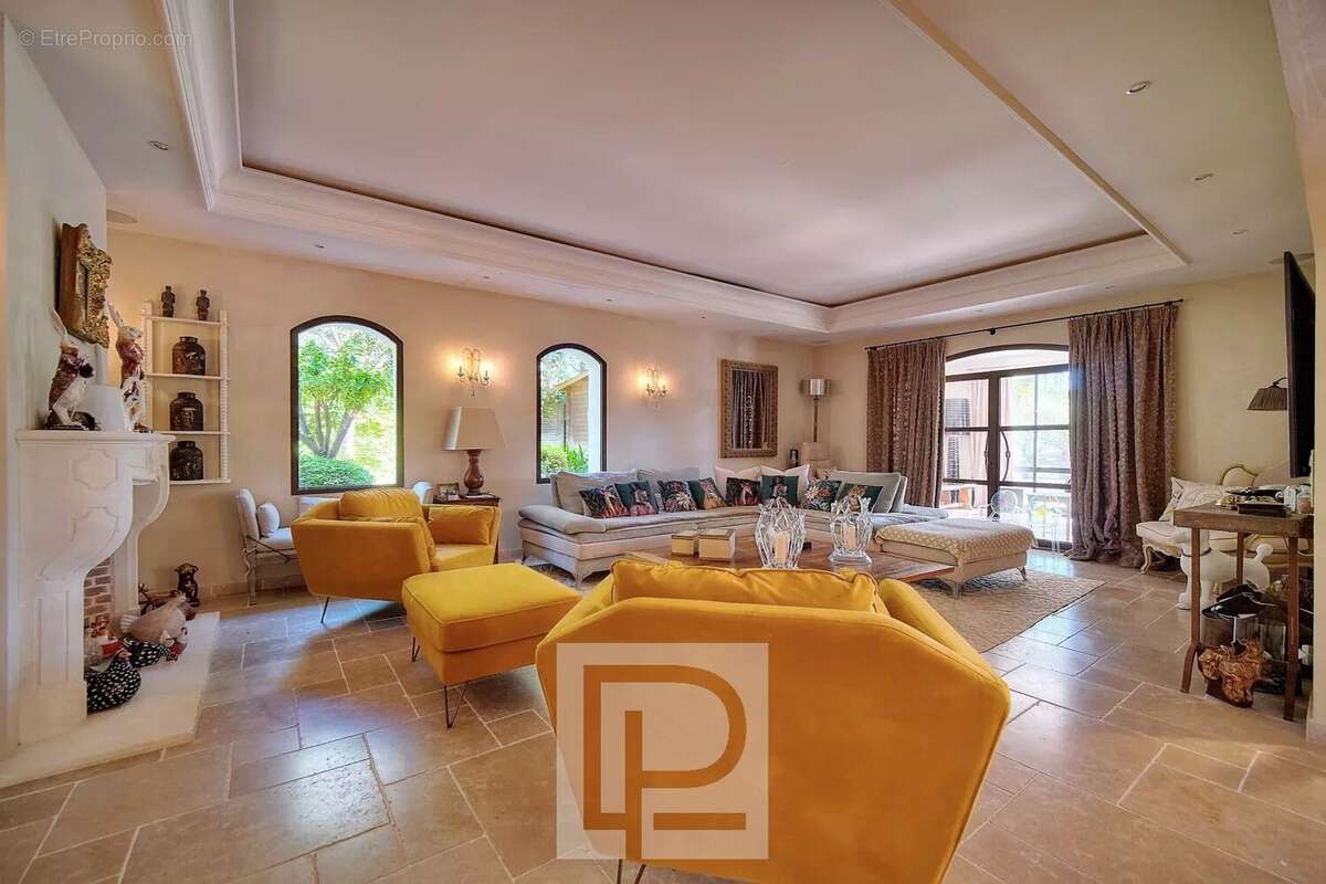 Maison à MOUGINS