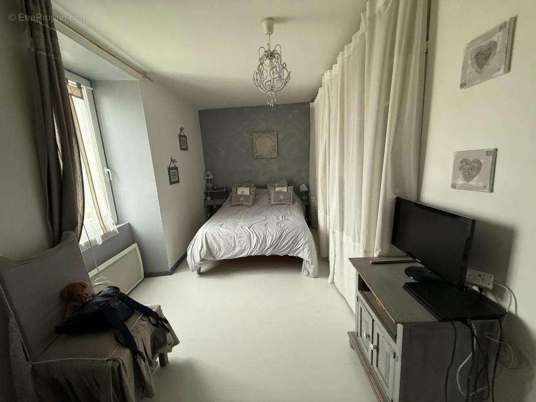 Maison à NEUVILLE-DE-POITOU