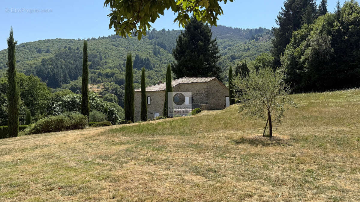 Maison à JAUJAC