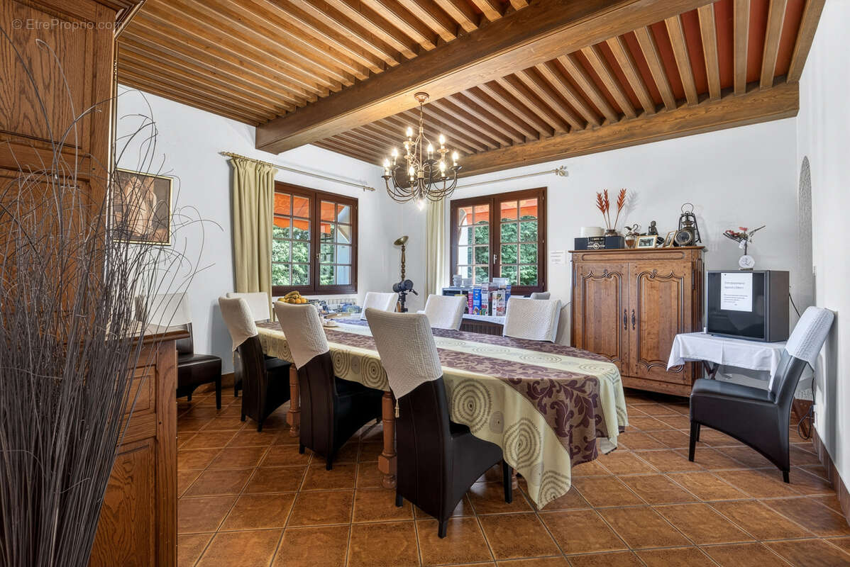 Maison à LA TOUR-DU-PIN