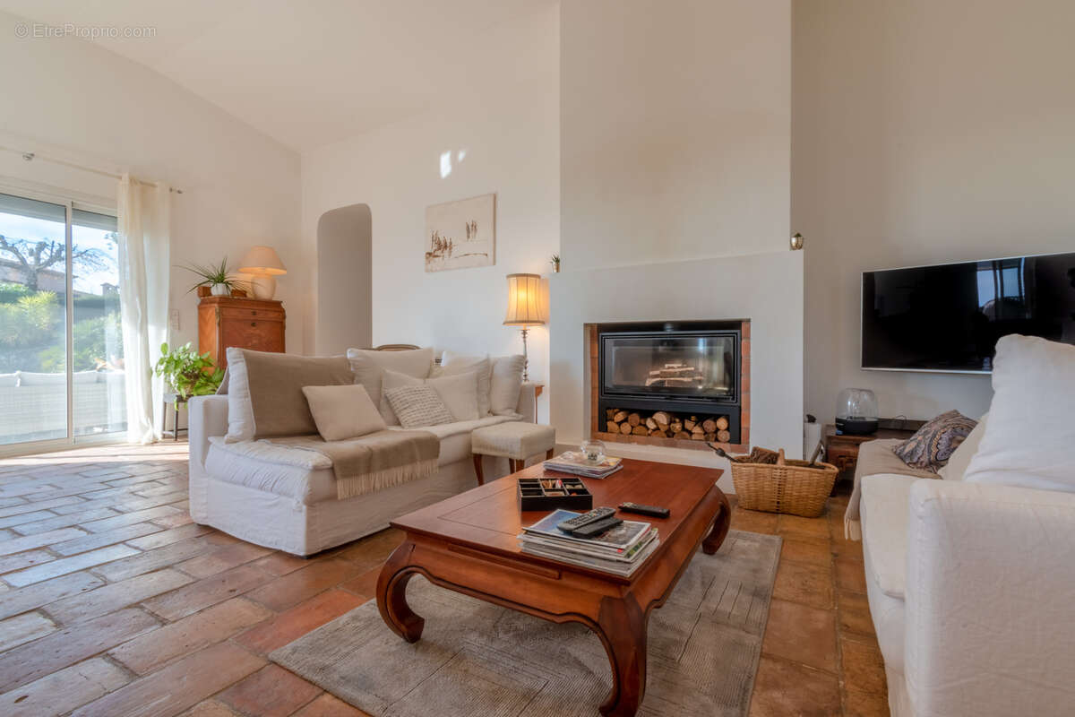 Maison à TOURRETTES-SUR-LOUP