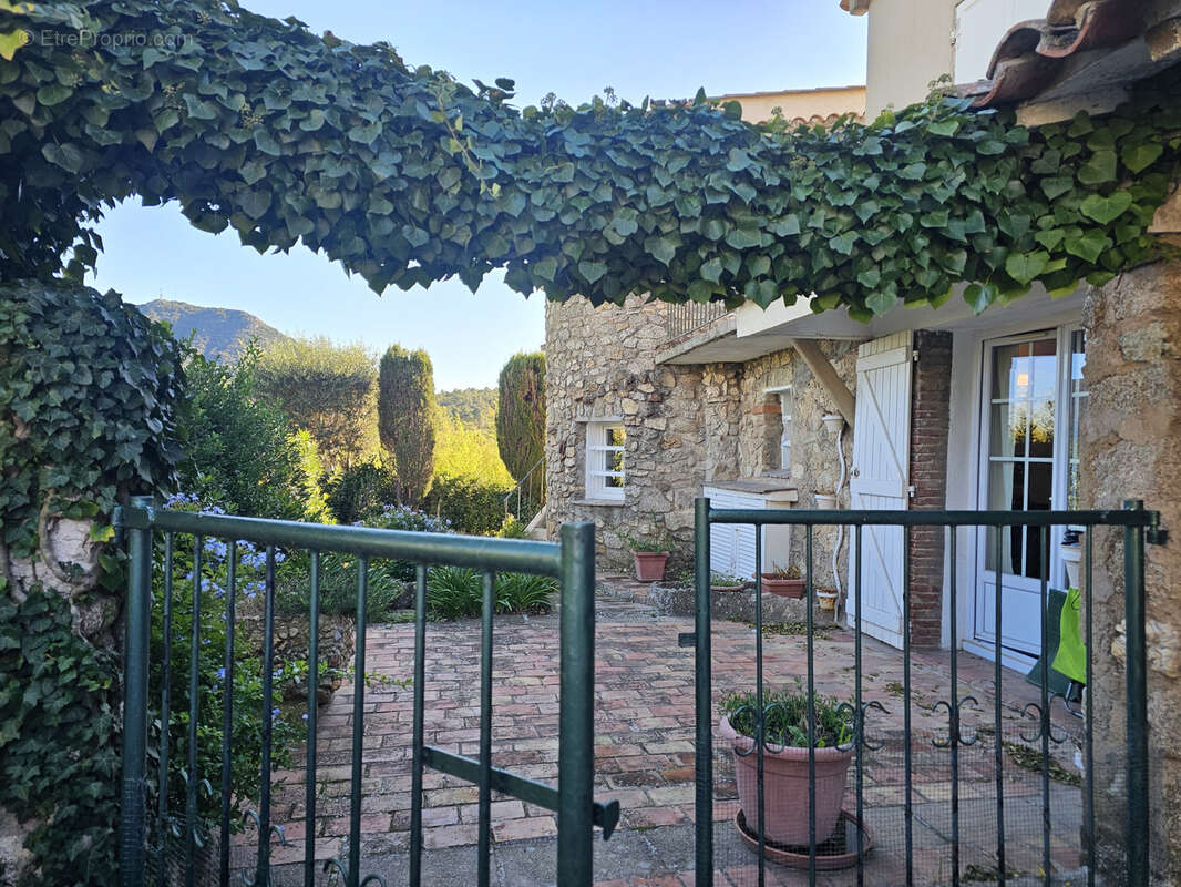 Maison à PLAN-DE-LA-TOUR