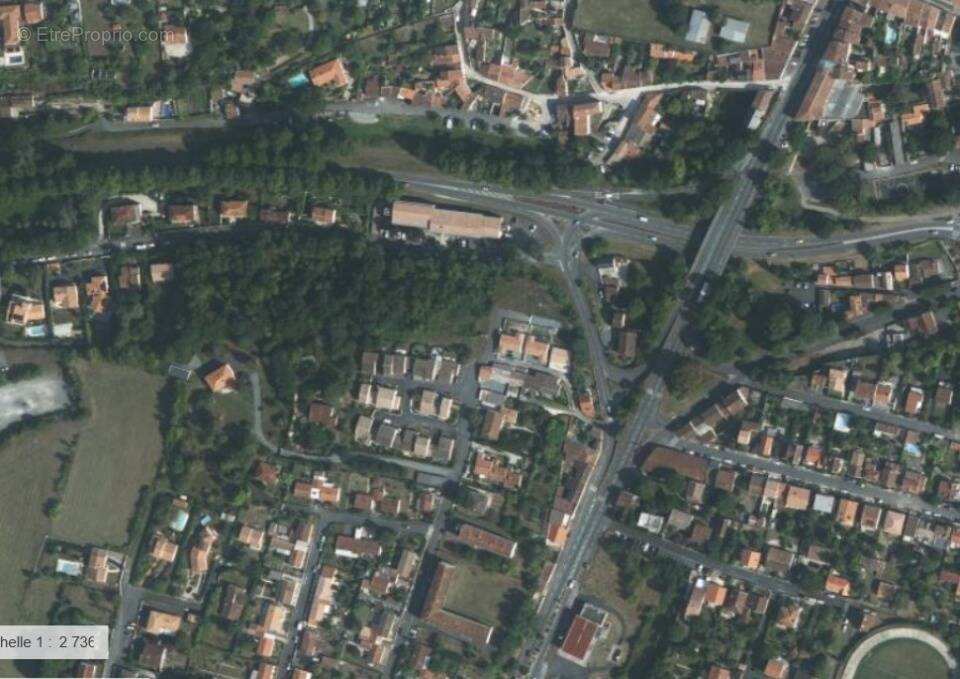 Terrain à SAINTES