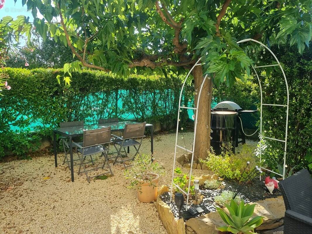 Appartement à SAINT-CYR-SUR-MER