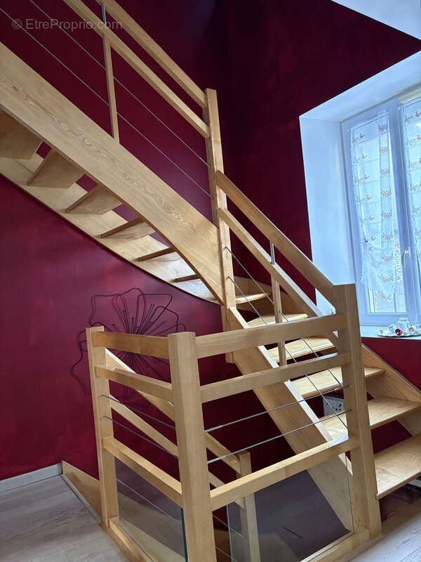 Maison à AMBRIERES-LES-VALLEES