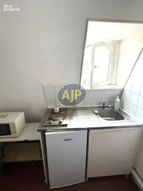 PARIS 15ème  Chambre de service - photo 4