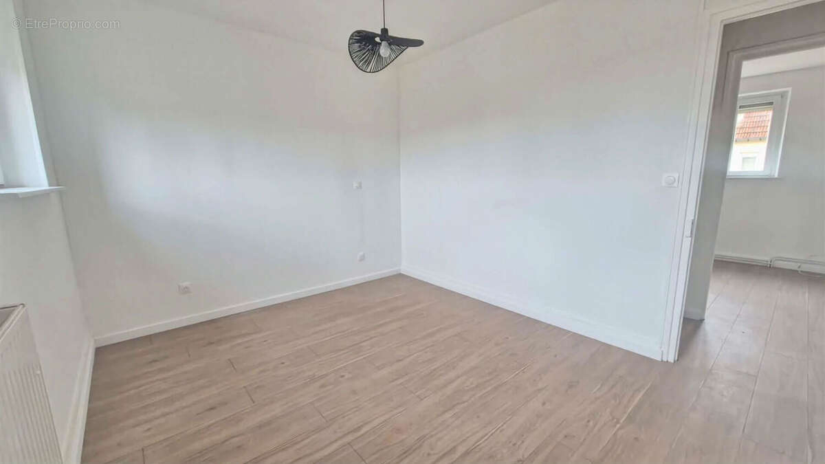 Maison à NOMEXY
