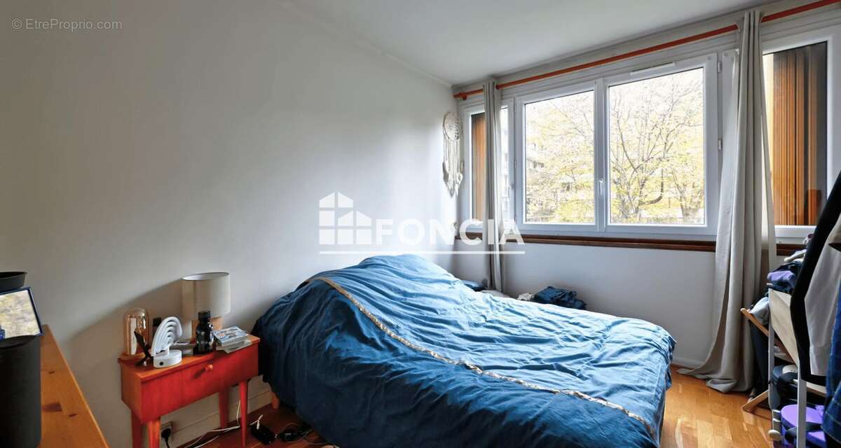 Appartement à FONTENAY-LE-FLEURY