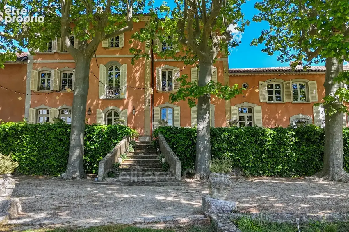 Maison 900 m² à Carnoules  - photo 2
