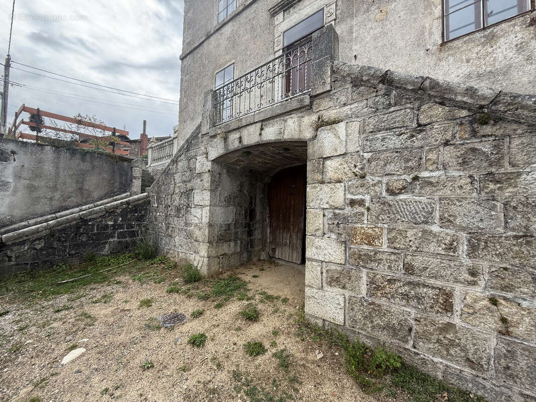 Maison à LACHAPELLE-GRAILLOUSE