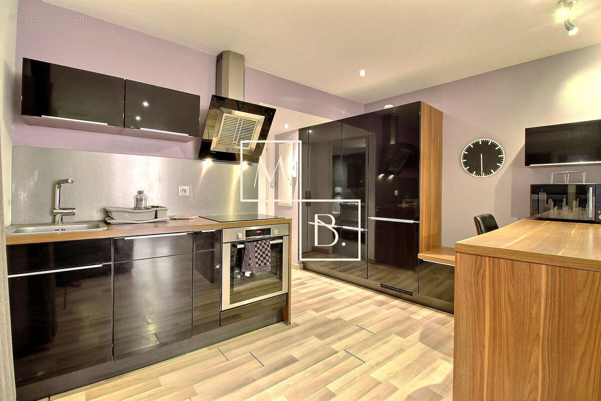 AGDE, Centre historique, appartement T2 meublé de 38 m2 avec terrasse/patio. - photo 5