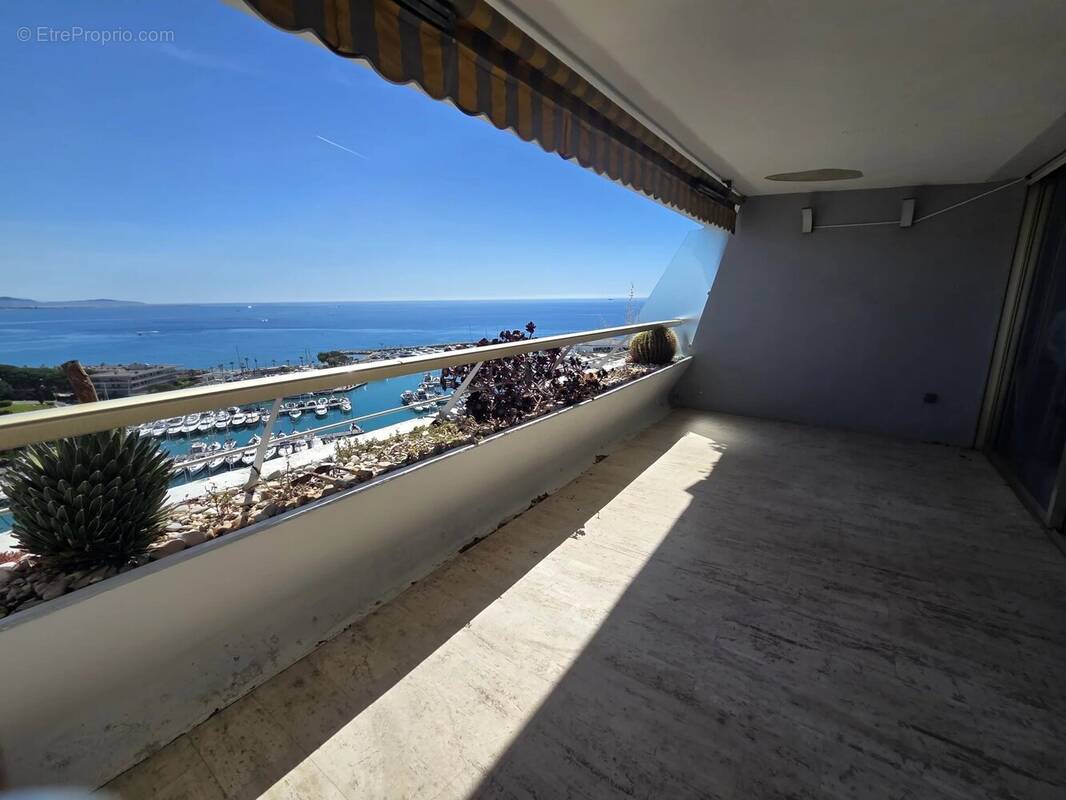 Appartement à VILLENEUVE-LOUBET