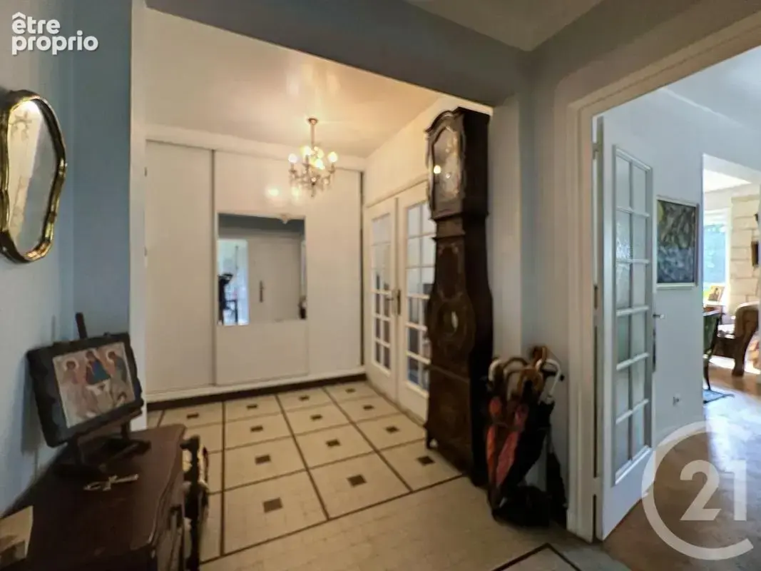 Maison 6 pièces 172 m² à vendre à Feyzin (69320) - photo 8