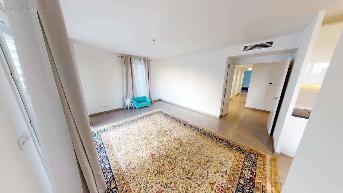 Appartement à VILLENEUVE-LOUBET