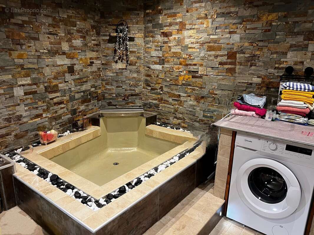 Maison à AIXE-SUR-VIENNE