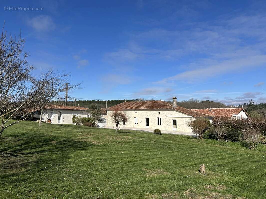 Maison à BROSSAC
