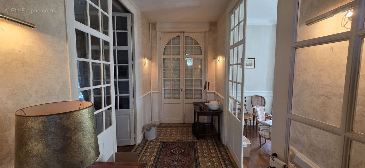 Elégante villa du 19ème sur 4 759 m2 de parc arboré clos de murs - photo 6