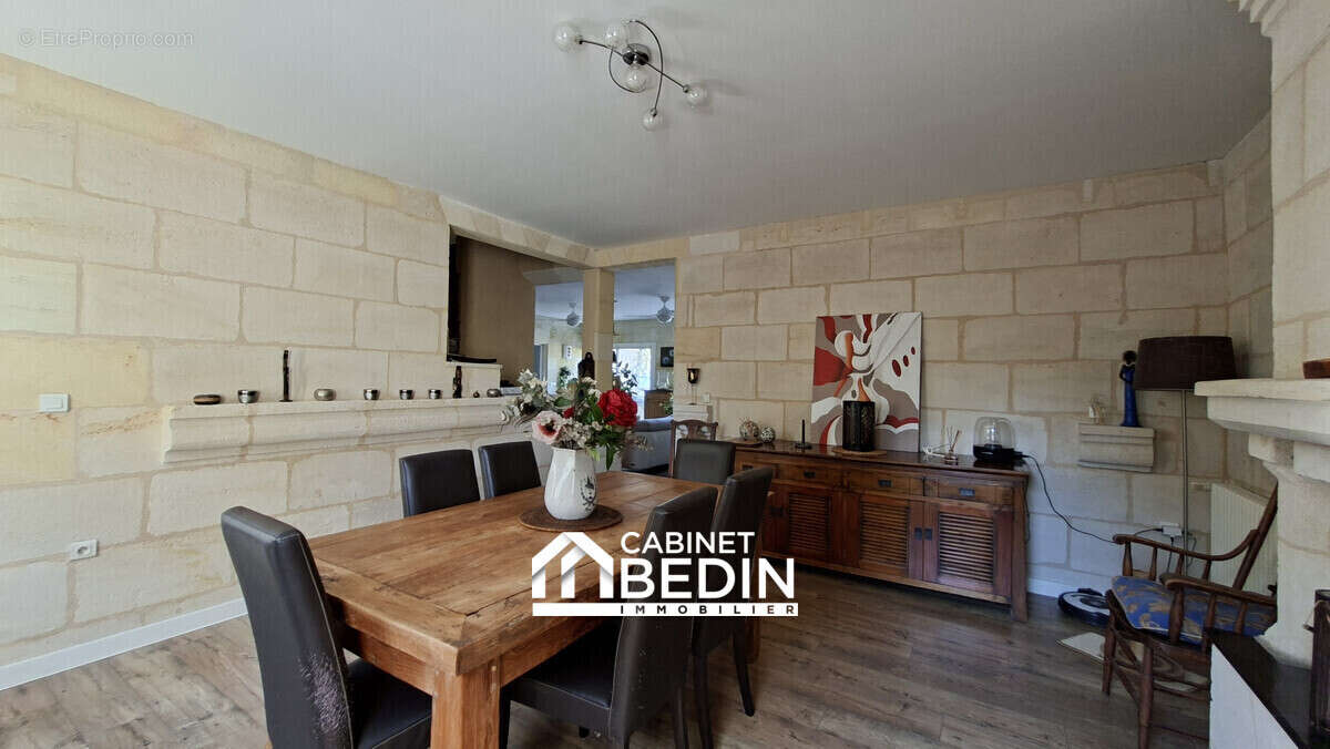 Maison 205 m² à Arveyres  - photo 8