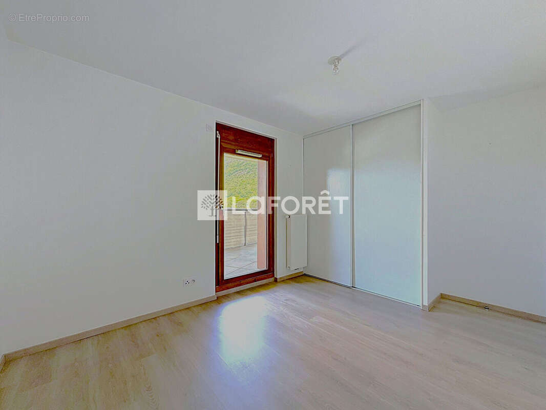 Appartement à CHALLES-LES-EAUX