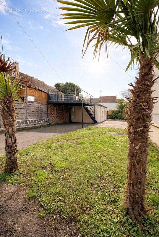 Terrain à AULNAY-SOUS-BOIS