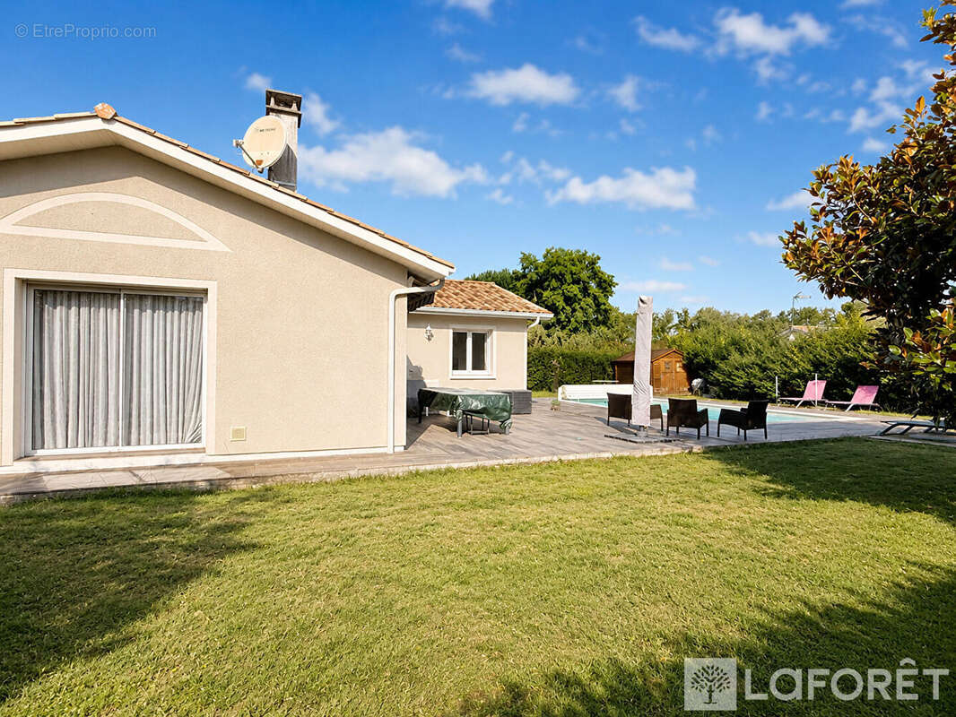 Pavillon 95m² avec Garage et Piscine - photo 13
