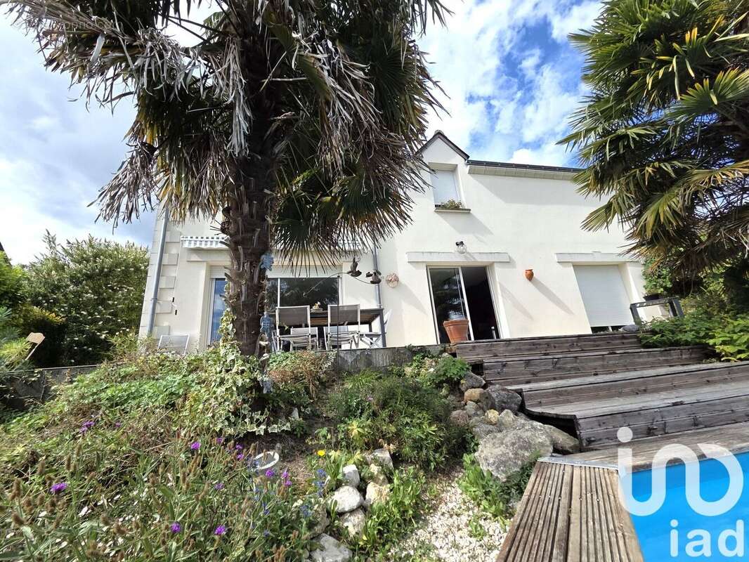 Maison 213 m² à Saint-Epain  - photo 6