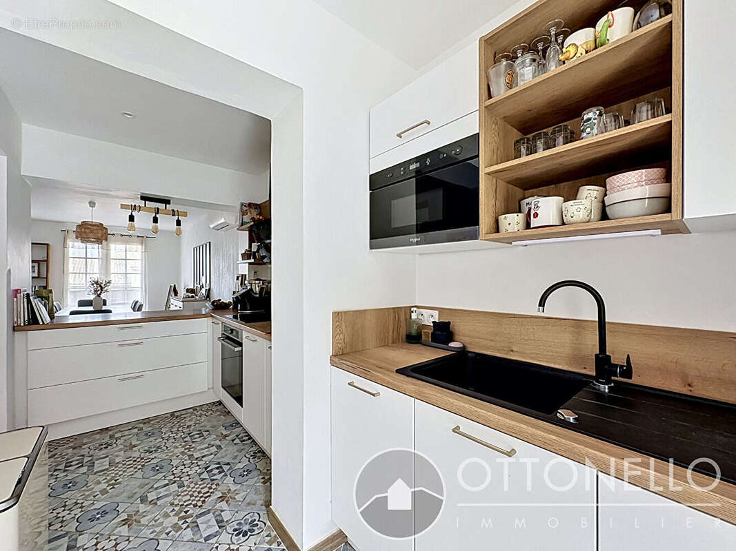 Maison à ROQUEBRUNE-SUR-ARGENS