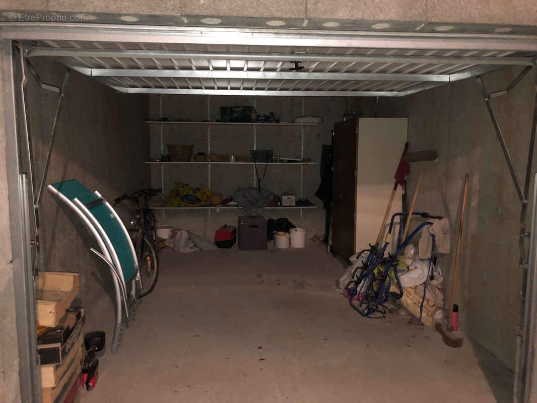 Parking à SAINT-HILAIRE-DE-RIEZ