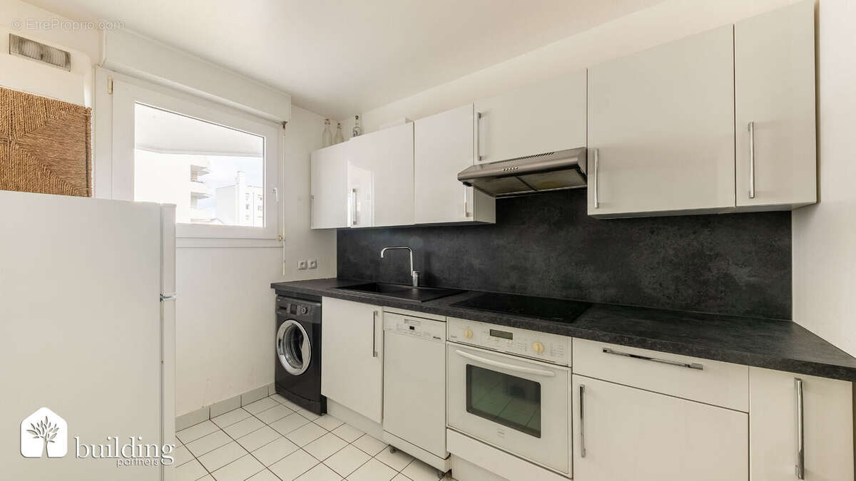 Appartement à COURBEVOIE