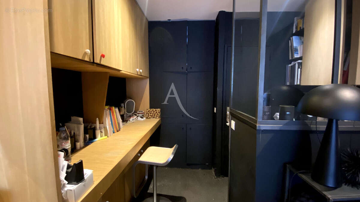 Commerce à PARIS-16E