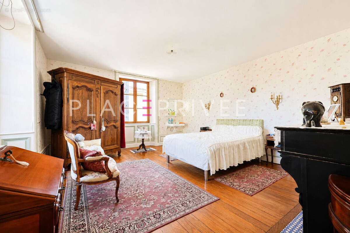 Maison avec jardin et dépendances - photo 12