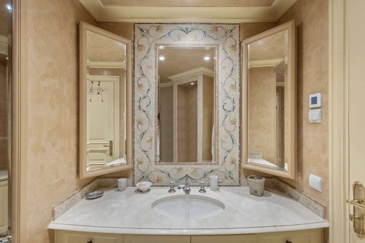 Appartement à LE CANNET