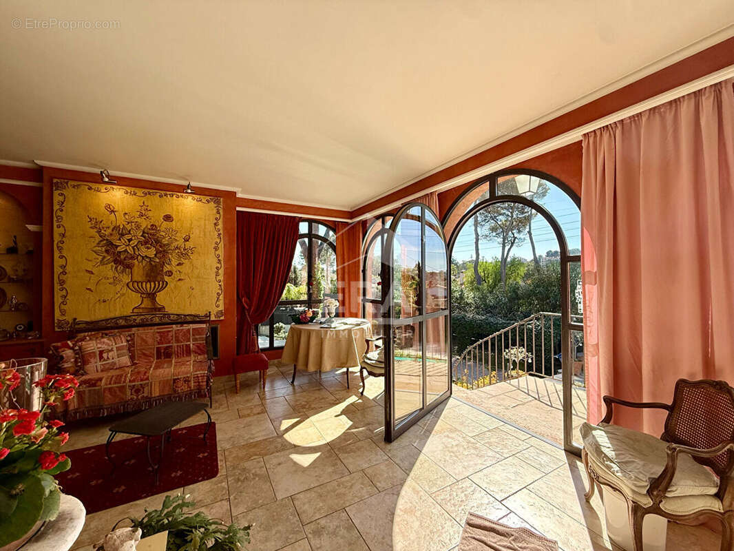 Maison à MOUGINS