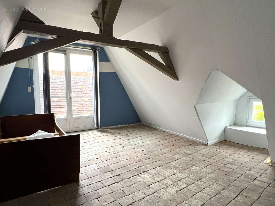 Maison à YZEURES-SUR-CREUSE