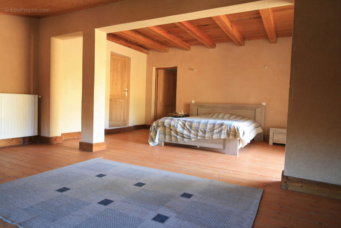  Maison en pierre six chambres deux bureaux - photo 24