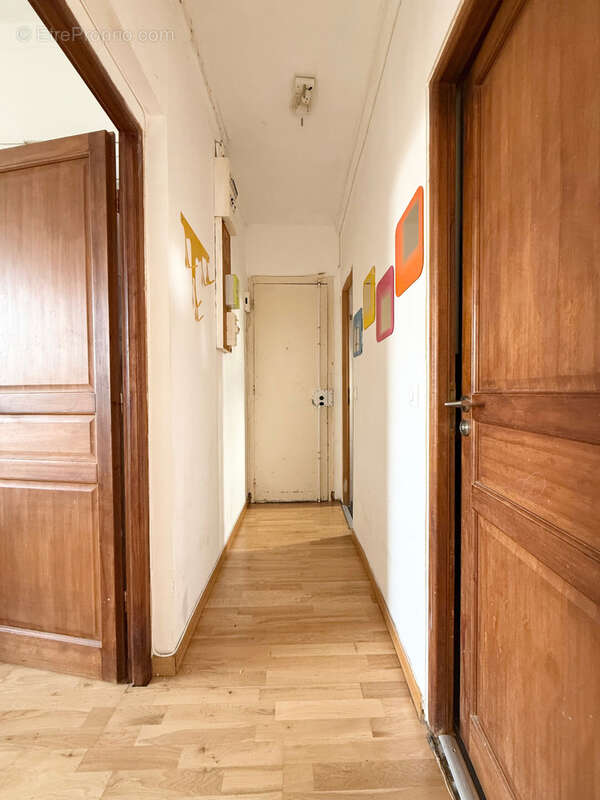 Appartement à COURBEVOIE