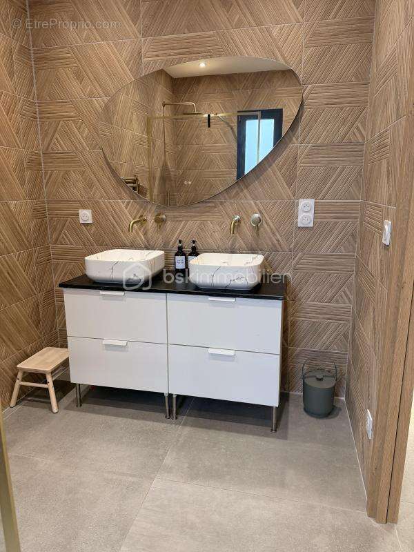 Maison à SAINT-DONAT-SUR-L'HERBASSE