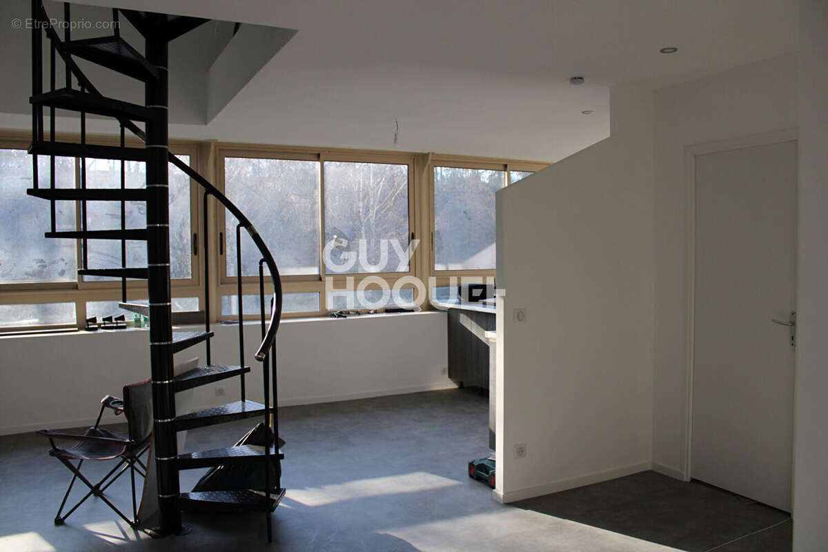 Maison à CELLES-SUR-DUROLLE