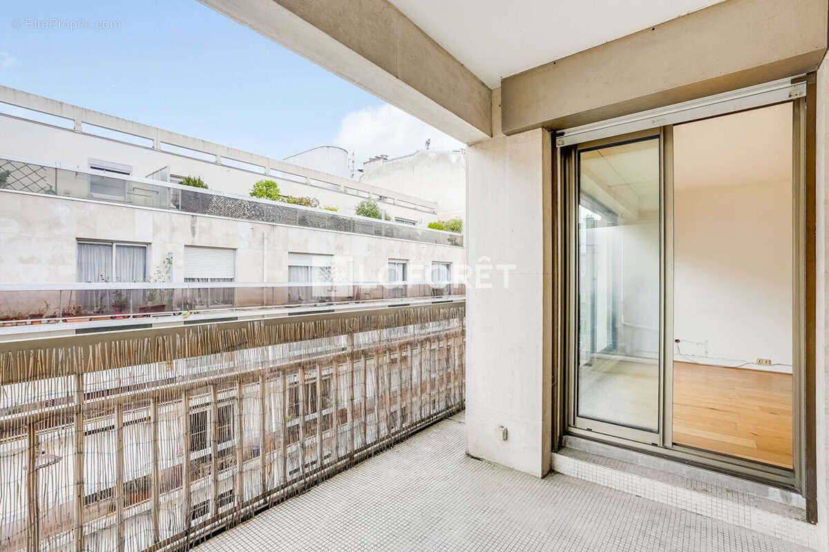 Appartement à PARIS-15E