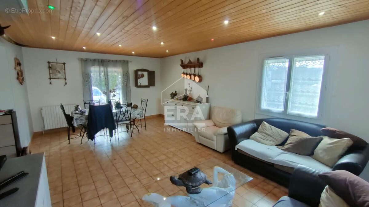 Maison à HAUTEVILLE-LOMPNES