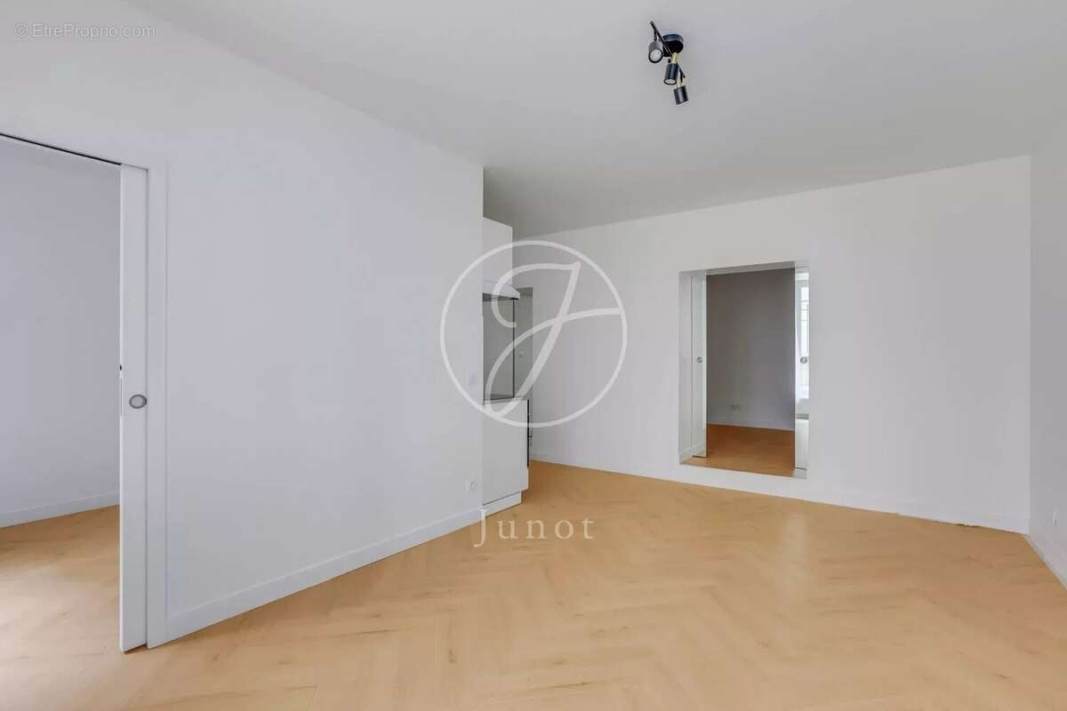 Appartement à PARIS-9E