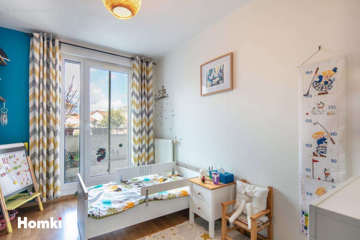 Appartement à SAINT-MARTIN-D'HERES