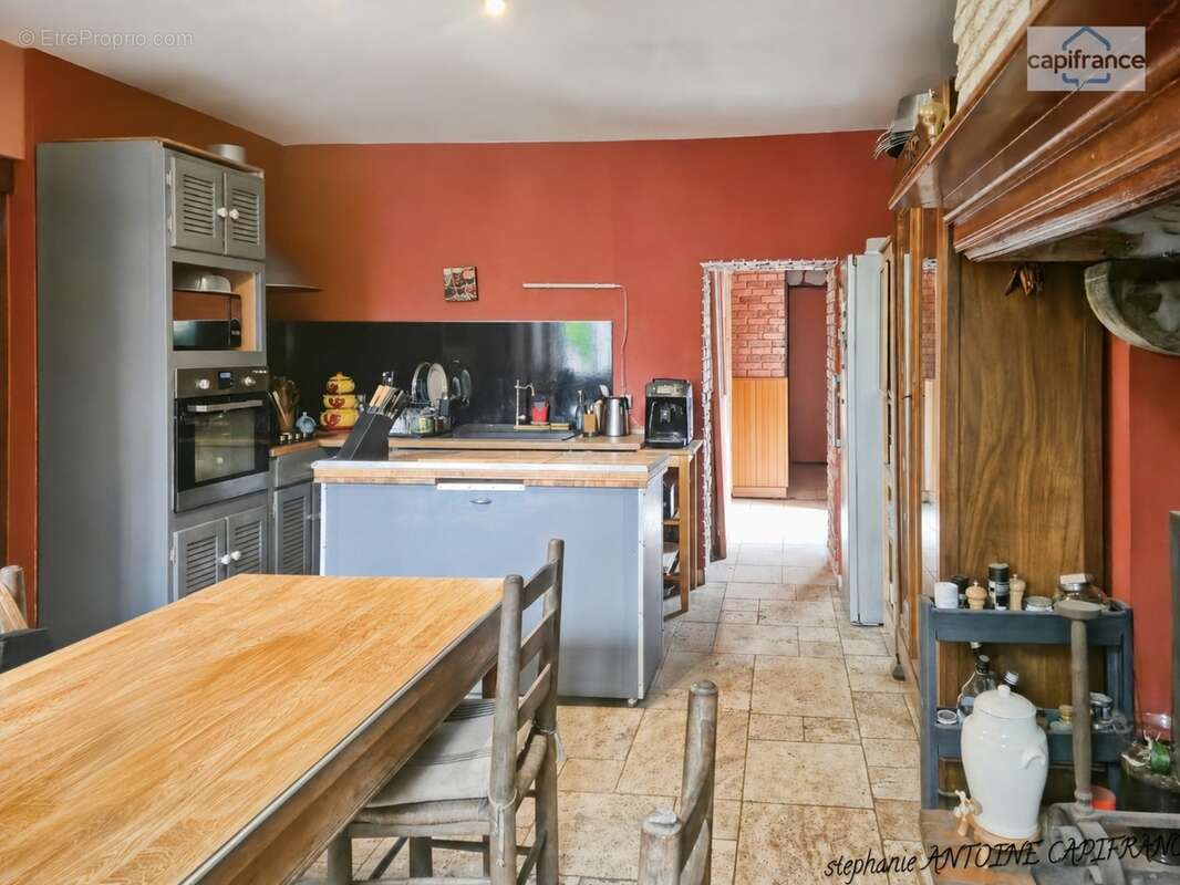 Puyoô – maison de caractère de 188,83 m², 5 chambres, grange d’environ 300 m² et terrain de 1 198 m² – 245 000 € - photo 9