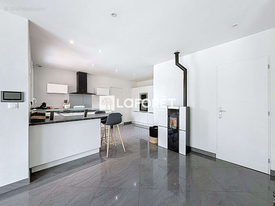 Maison à L&#039;ABERGEMENT-CLEMENCIAT