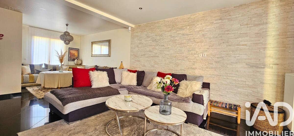 Photo 3 - Maison à CHANTELOUP-LES-VIGNES