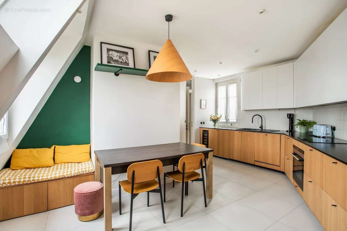 Appartement à PARIS-17E